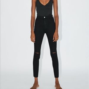 Zara High-Waisted ripped skinny jeans